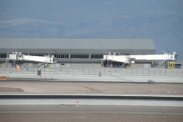 Airport_new_T3_2012_03.jpg