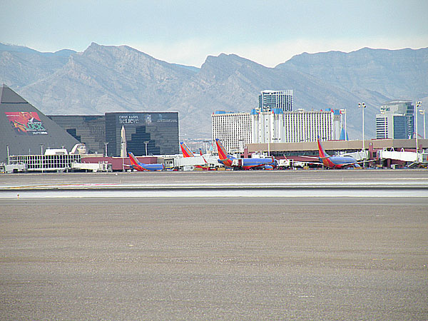 Airport_new_T3_2012_06.jpg