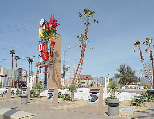 neonmuseum_3.jpg