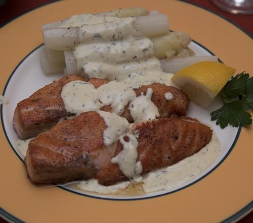 Spargel mit Lachs.jpg