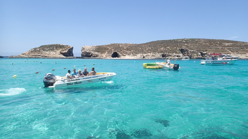 コミノ島・ブルーラグーン 地球の歩き方