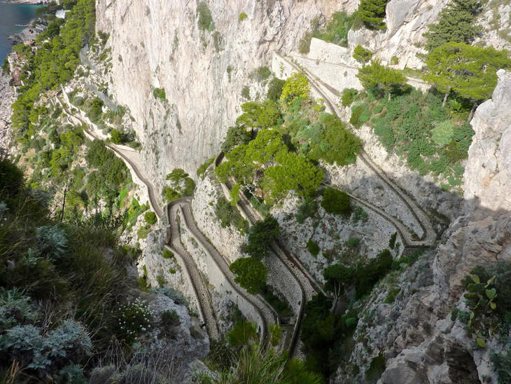 Via-Krupp the-Augustus-Gardens-in-Capri-Italy.jpg