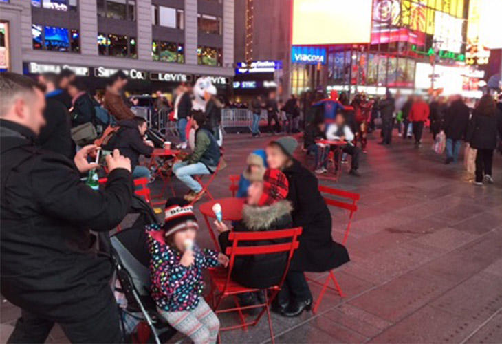 Times-Square-2015-nigiyaka.jpg