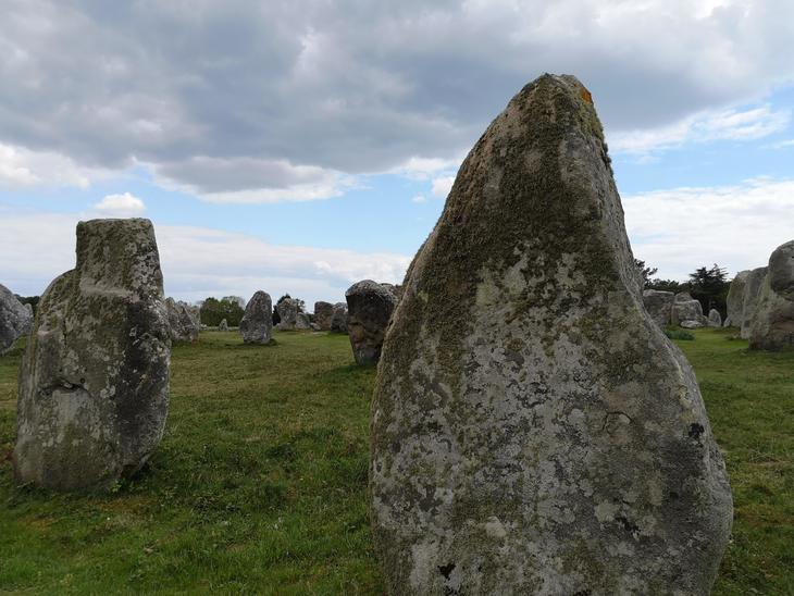 Arukikata16-Carnac1-Menhir.jpg