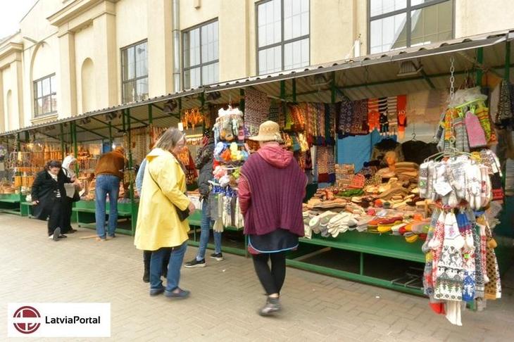 02 Central market souvenirs.JPG