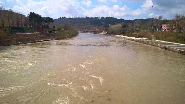 Ponte Milvio_tevere_2.jpg