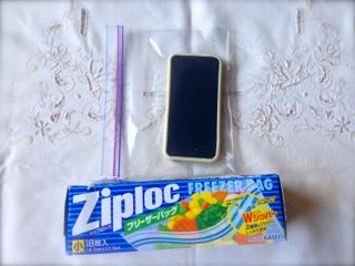 iphoneziploc:s.jpg