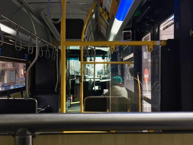 5日バス車内KingsCoBUS - 1.jpg