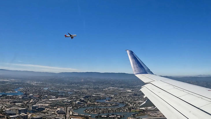 220722 AboveSFO,parallelLanding01.jpg