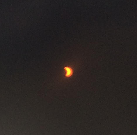 Eclipse_peak_iPhone.jpg