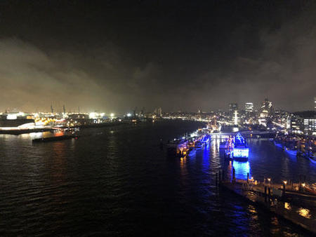 Elbphilharmonie_view01.jpg