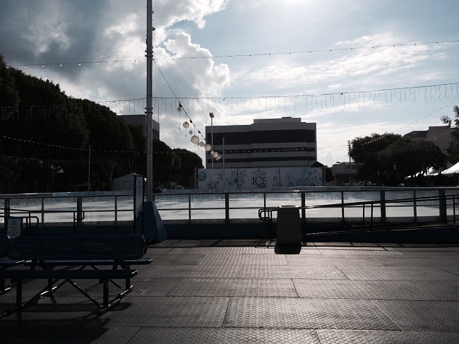 Ice_SkatingRink_SantaMonica.jpg