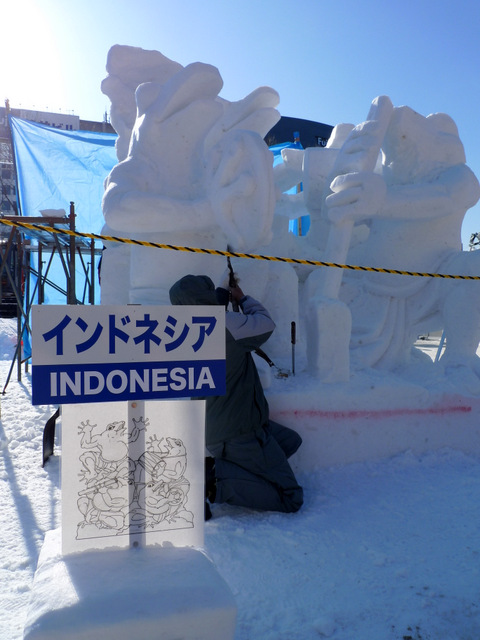 ④2015.2.9さっぽろ雪まつり2015国際雪像インドネシアP1180944