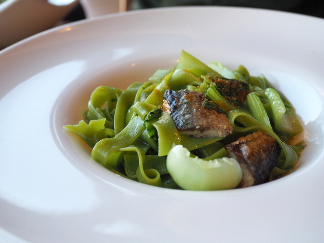 Spinach-tagliatelle with saury from Nemuro and bok-choy flavored with dried mullet roe