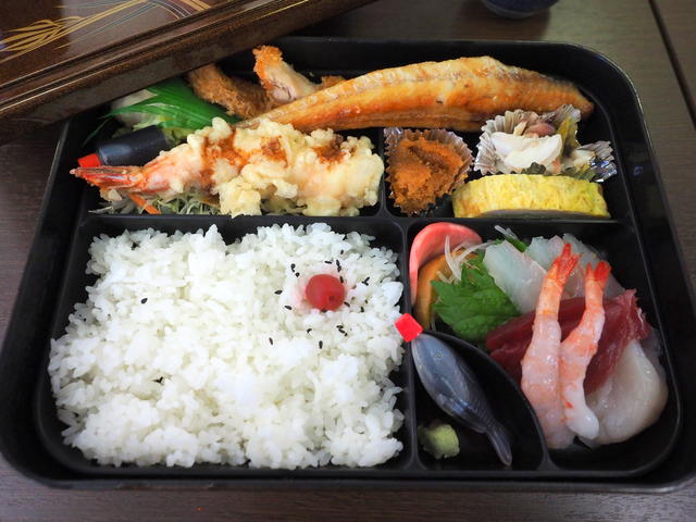 八幸のハッカク弁当（北海道広尾町）