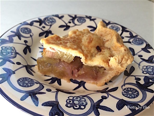 rhubarb_pie.jpg