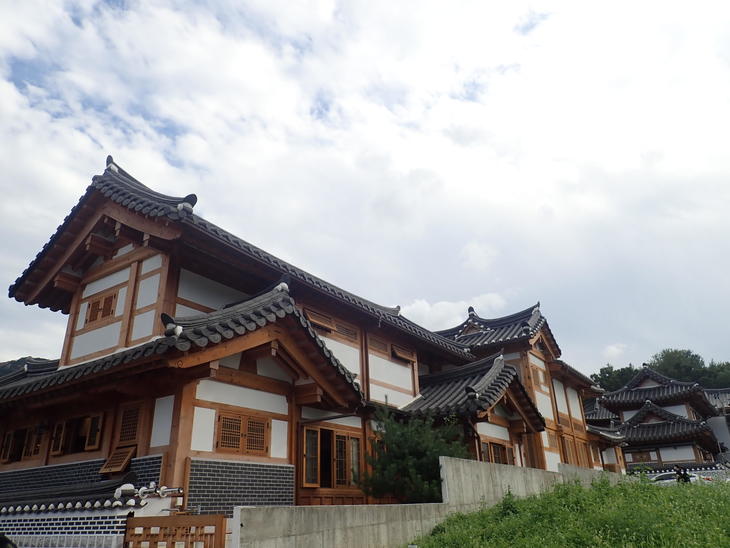 韓国伝統家屋が建ち並ぶ【恩平韓屋村】に行ってみました。 | 地球の歩き方