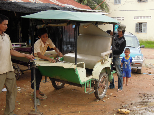 Tuk Tuk Painting (8).jpg