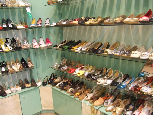 shoe%20shop.JPG