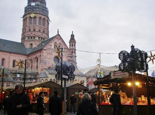 Weihnachtsmarkt_Mainz.JPG