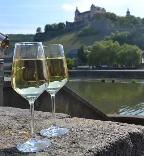 Wuerzburg_Frankenwein.jpg