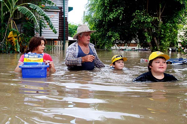 FAMILY SWIMING.jpg