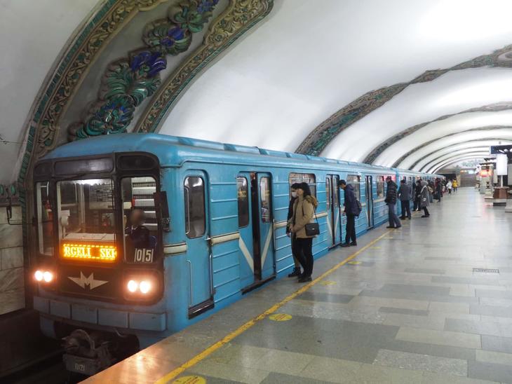 1-tashkent-metro-old-car-atas-018-09.JPG