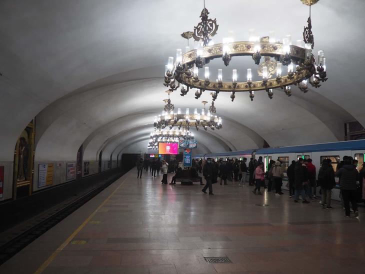 tashkent-metro-chilonzor-station-atas-018-03.JPG