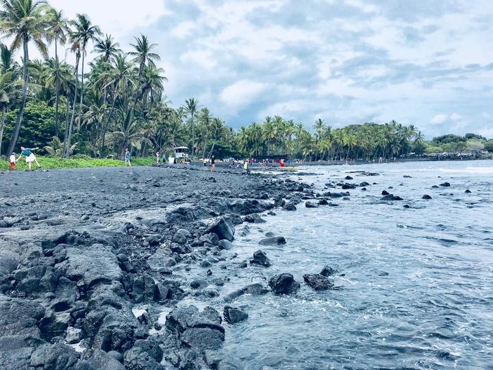 Black Sand Beachのサムネイル画像