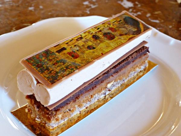 Central-Klimt-torte-lang-600x450.JPG
